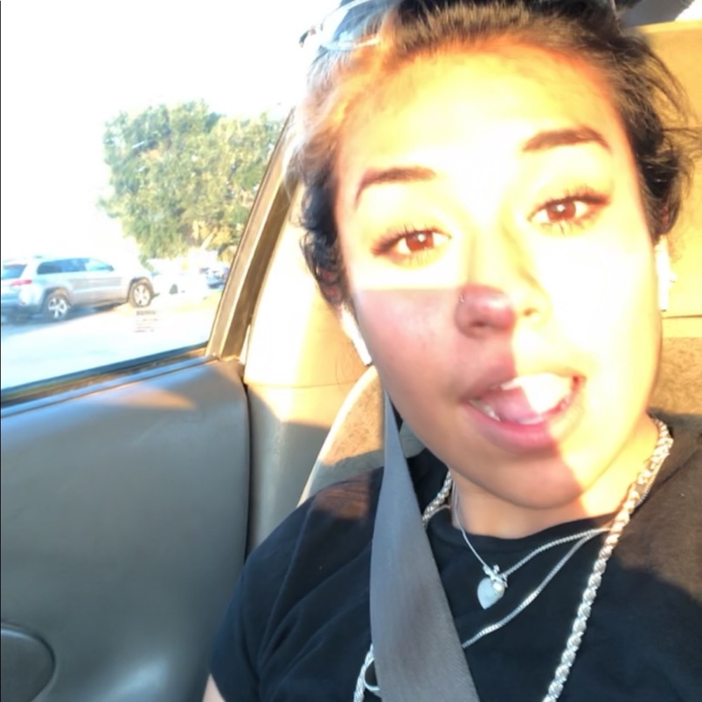 Meet your Posher, Emely